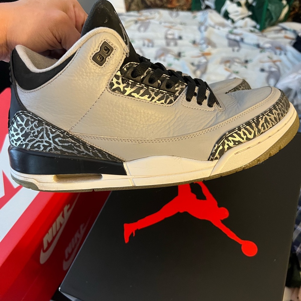 Air Jordan Wolf Grey 3’s